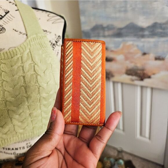 VTG Jacquard Brocade Abstract Stripe Wave Textile Wallet. - Picture 14 of 15